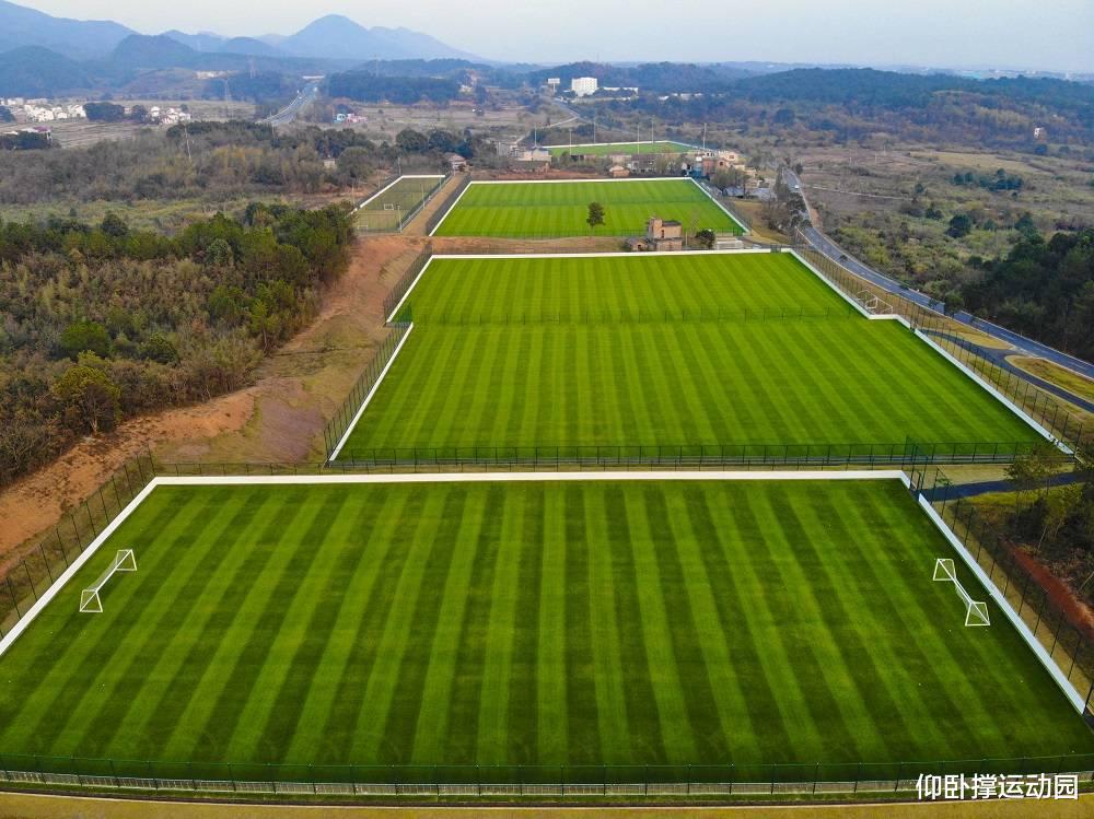 为何中国足球老不行？看看这建成仅两年即将被拆除的13块球场吧！(2)