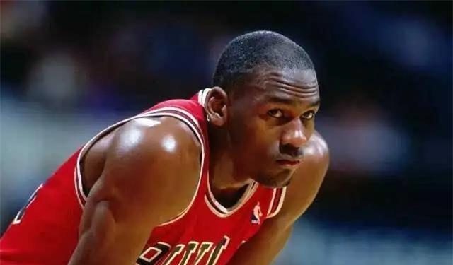 篮球之神，乔丹在88-89赛季到底有多强？从此开启了统治地位(5)