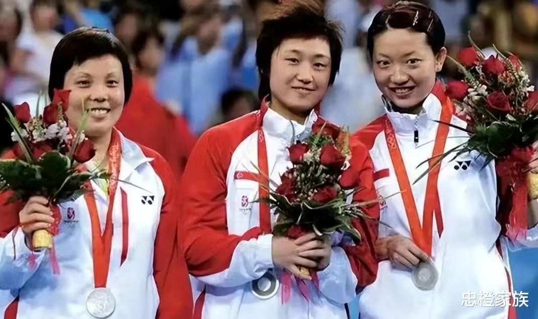 击败王楠创历史，李佳薇27岁成奥运旗手，退役后帮新加坡培养人才(2)