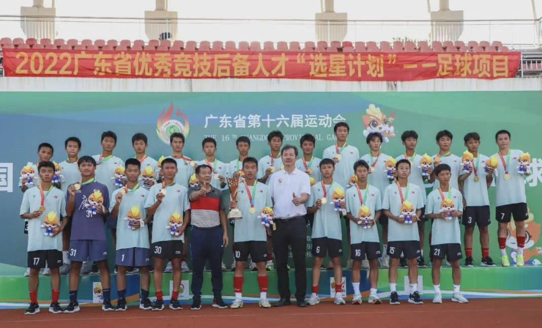 中国足球还有未来？一群未满16岁少年被“当枪使”