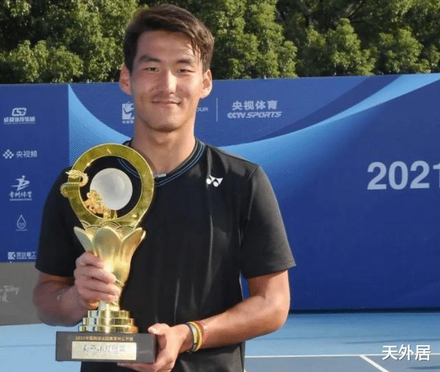 恭喜！中国男网再获一个冠军，级别低别嫌弃(4)