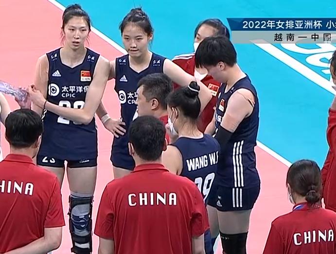 2-0到3-2！中国女排险胜越南，决胜局9-5被追平后拒绝大逆转(3)