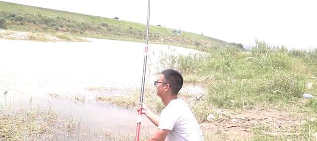 野钓鱼竿的选用，2种尺寸即可，选对上鱼遛鱼都很轻松(2)