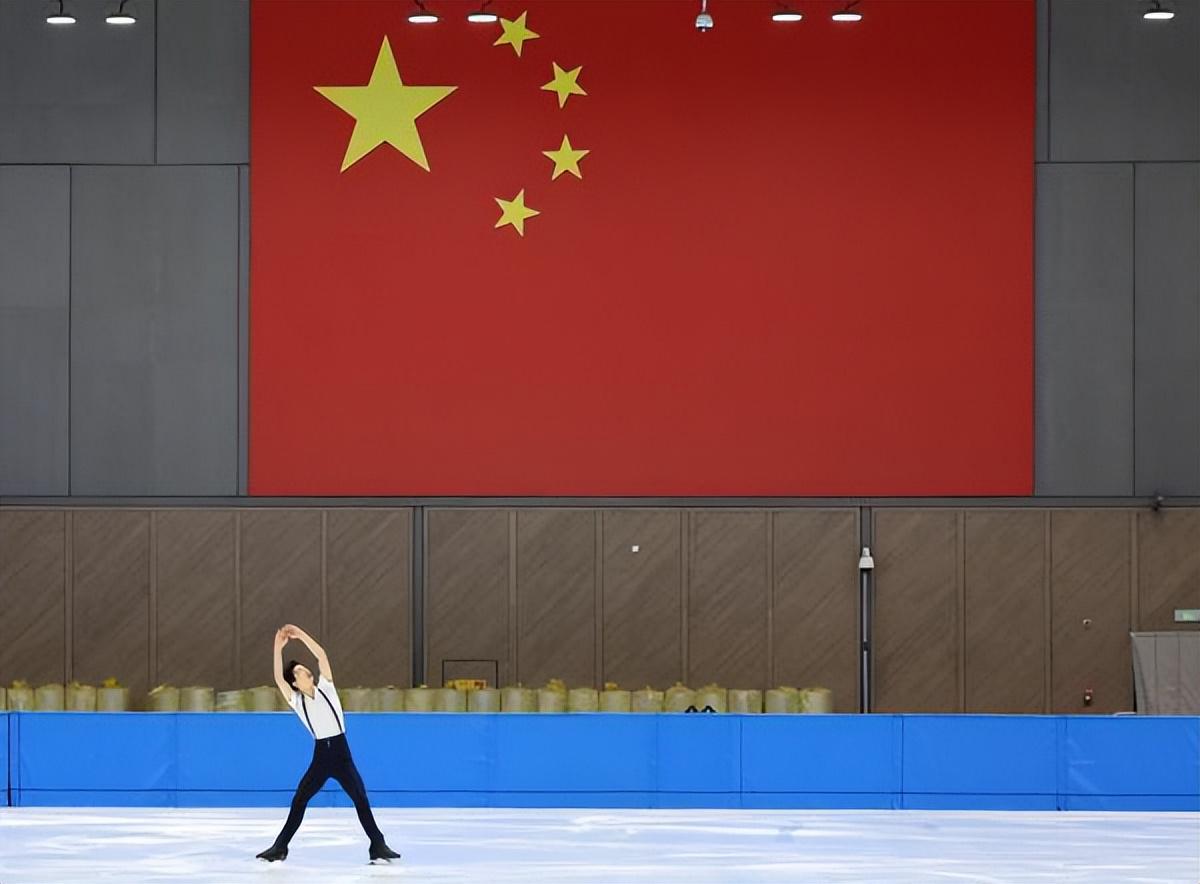 201.84分！中国18岁小将创造历史，一路逆袭斩获世界首枚奖牌！(1)