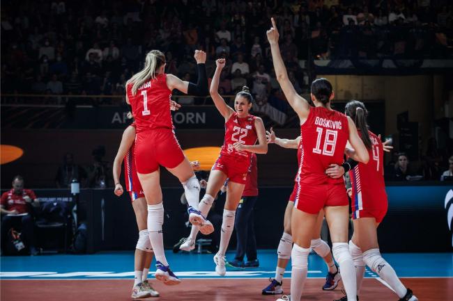 女排世锦赛决赛塞尔维亚3-0巴西 全胜卫冕夺第2冠