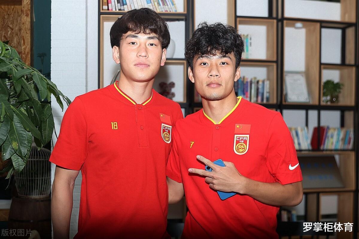 中国U21男足热身赛遭两次误判，单场被吹两个点球，最终遗憾落败(4)