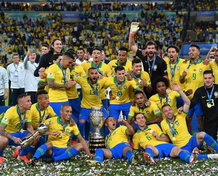 巴西夺冠的最佳机会，组建超豪华阵容，世界杯头号热门(4)