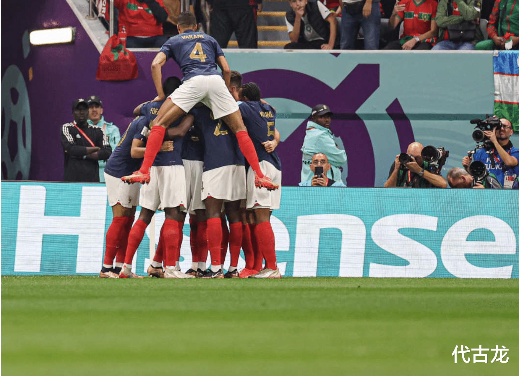 2-0进世界杯决赛，德尚两处调整起奇效，铁卫奇兵拿捏摩洛哥(2)