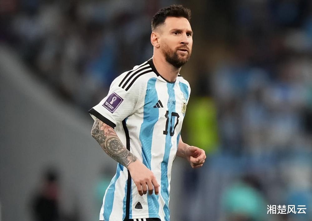 阿根廷队被看好夺冠，客户提前定制三颗星球衣，被球迷评论逗乐了