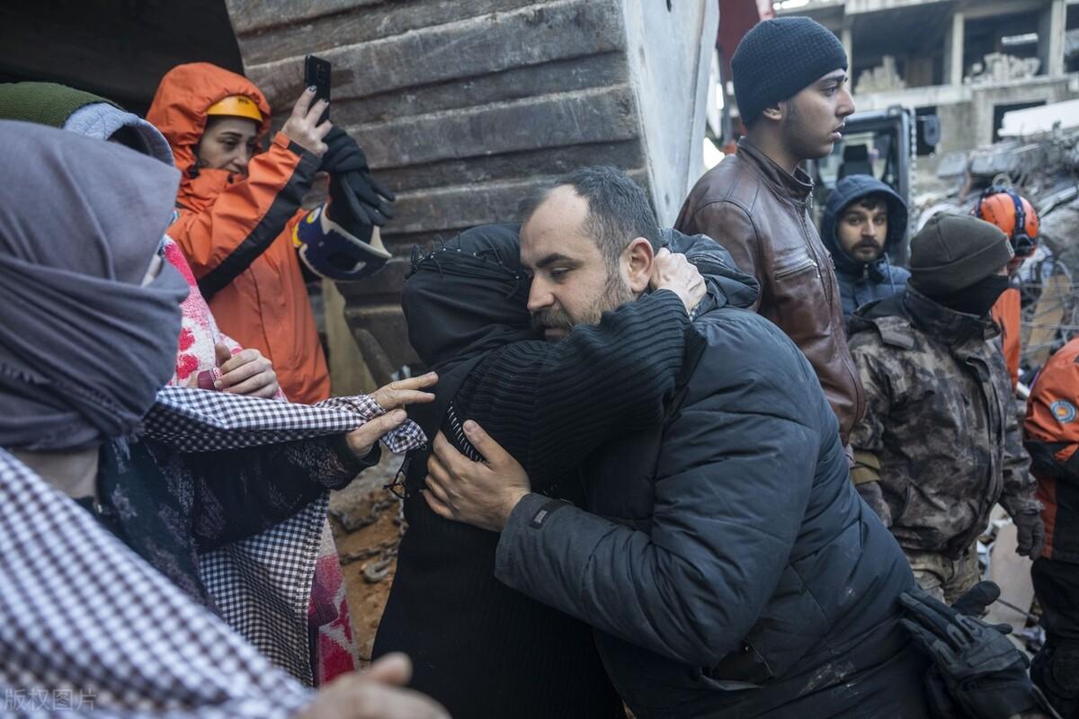 痛心！土耳其地震致女排14人被埋，男排5人遇难，球迷哀悼(2)