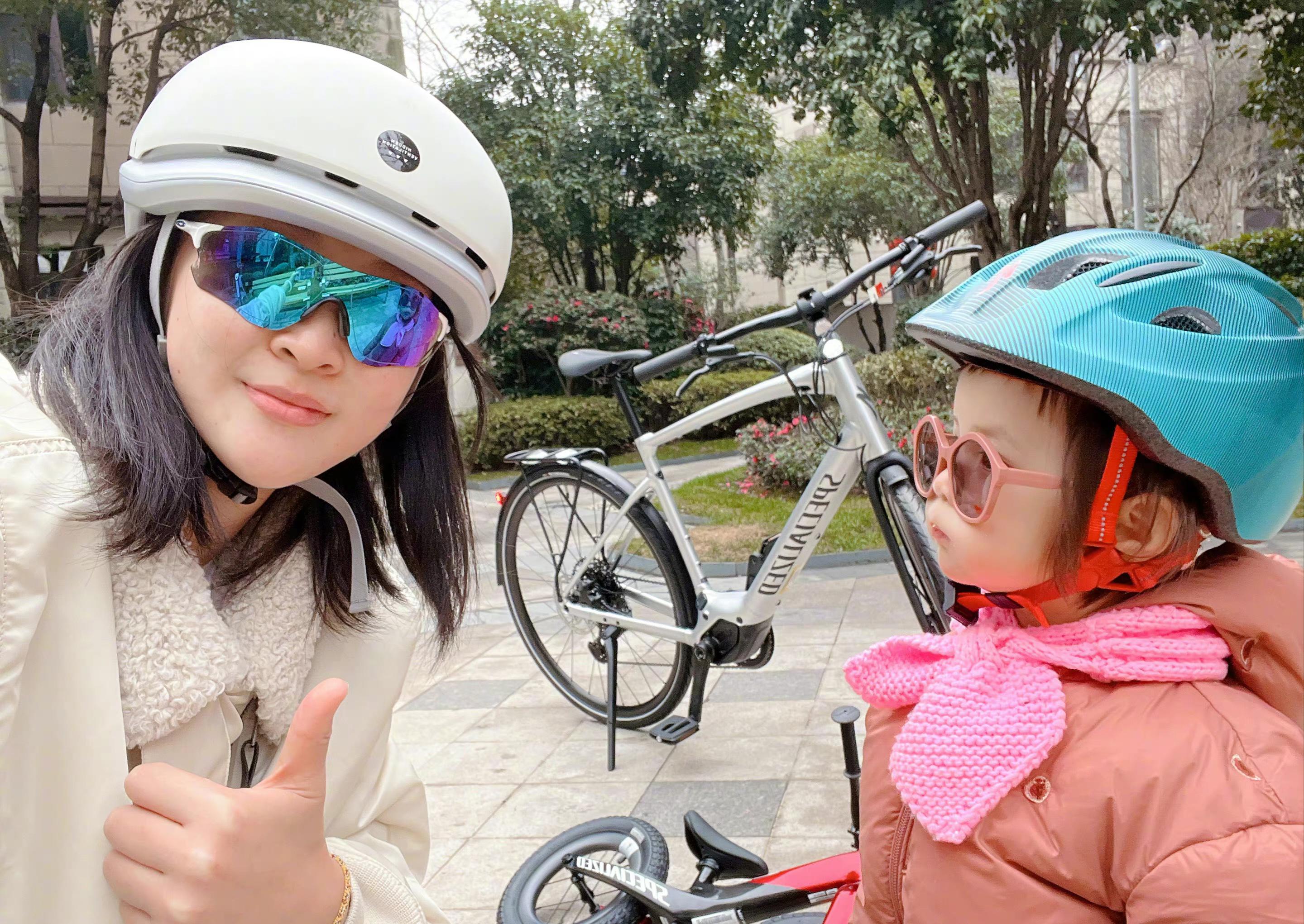 惠若琪带一岁多娃骑行，克服多年恐惧，分享母女相处细节(1)