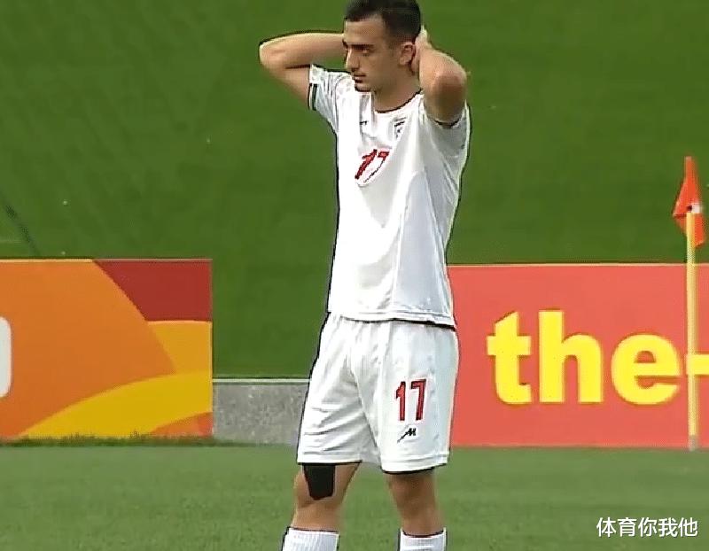 0-1后！亚洲劲旅出局，球员久久站立+趴地痛哭，给了中国队信心？(3)
