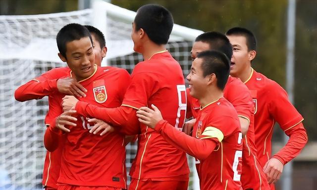3-0！中国男足又赢了，3场轰9球，恭喜49岁少帅，剑指亚洲杯4强