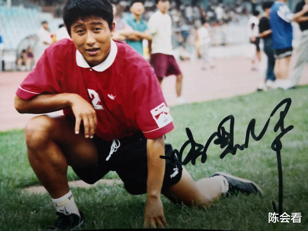 最纯粹足球时代，最纯粹的职业足球运动员之一，“黑子”张恩华！(1)