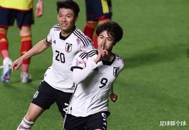 日本队1-2！三笘薰做闭嘴手势疯狂庆祝，对手主帅：日本不如韩国(2)
