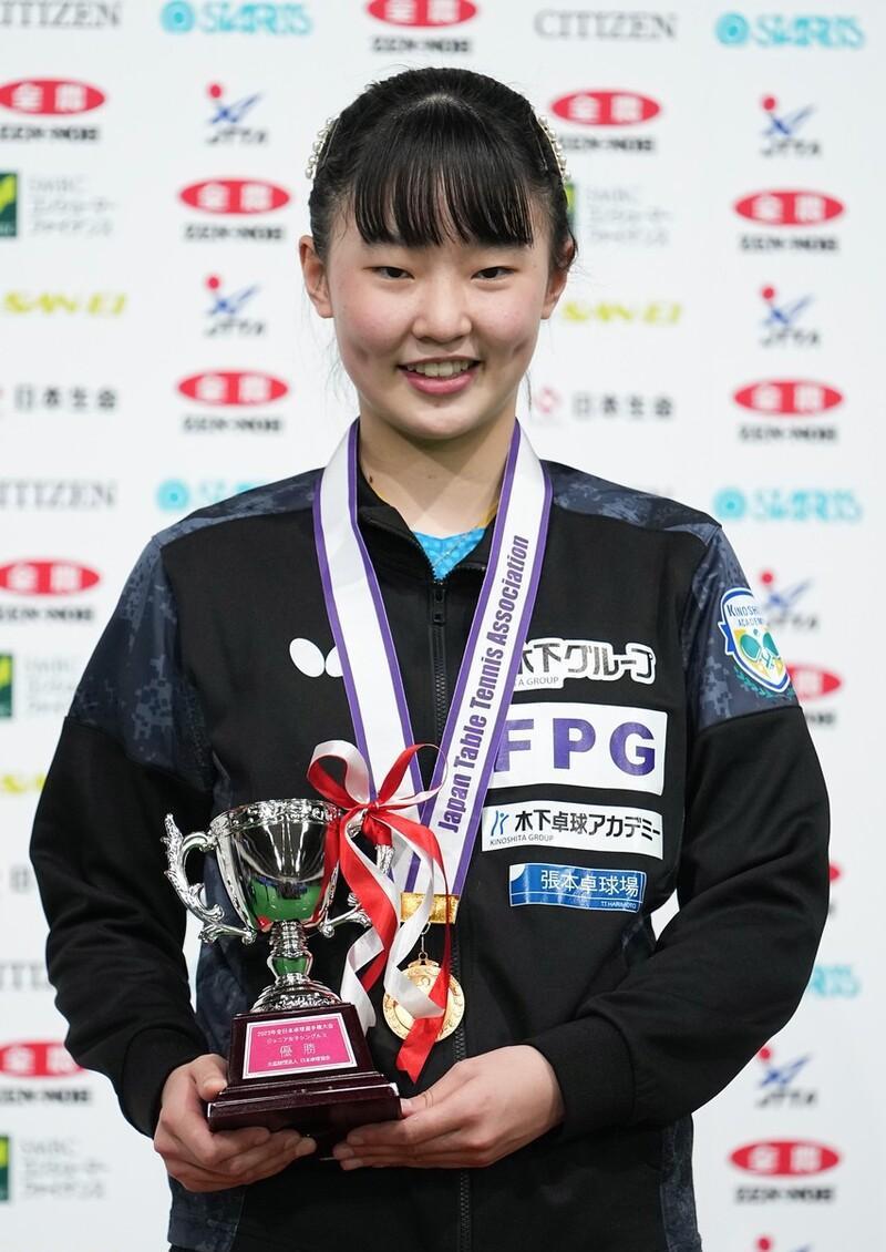 大冷门！14岁天才美少女张本美和，落选2023年日本乒乓球国家队！(2)