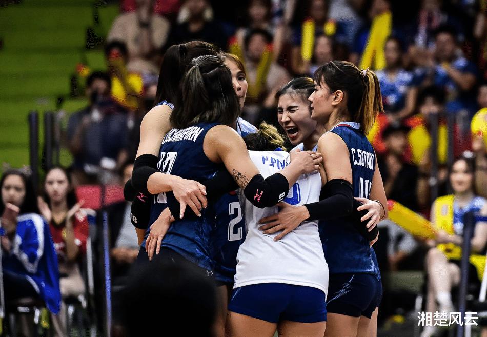 8强产生！日本女排横扫泰国，成最后1支晋级球队，世锦赛冠军出局(2)