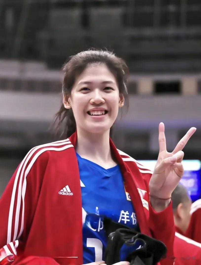 中国女排
李盈莹，已经成为世界级主攻，光靠说没有用，数据说明一切，在世界女排联赛(1)