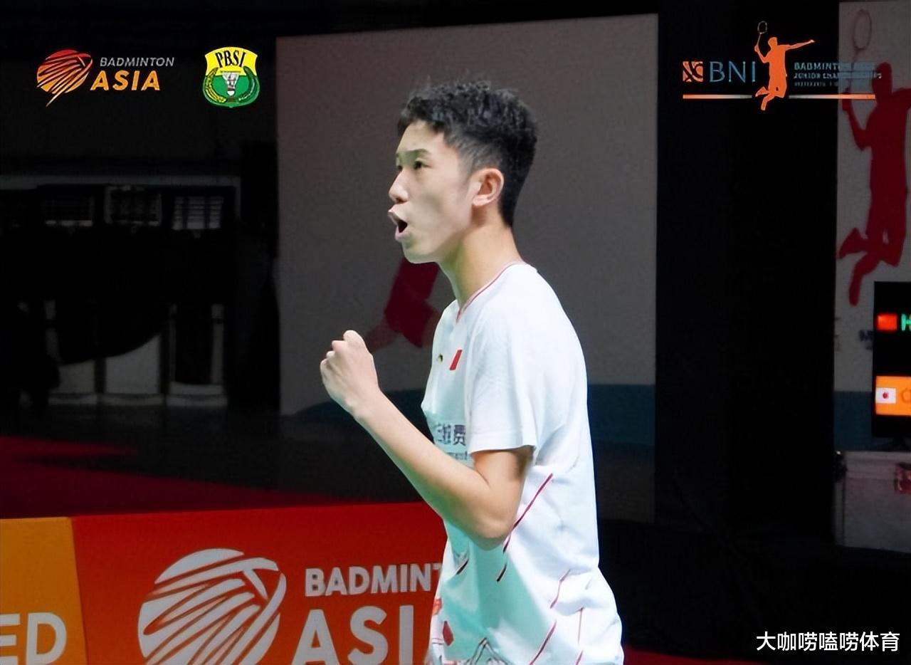 新林丹横空出世！时隔7年为中国夺回亚洲冠军，年仅17岁惊艳世界(2)