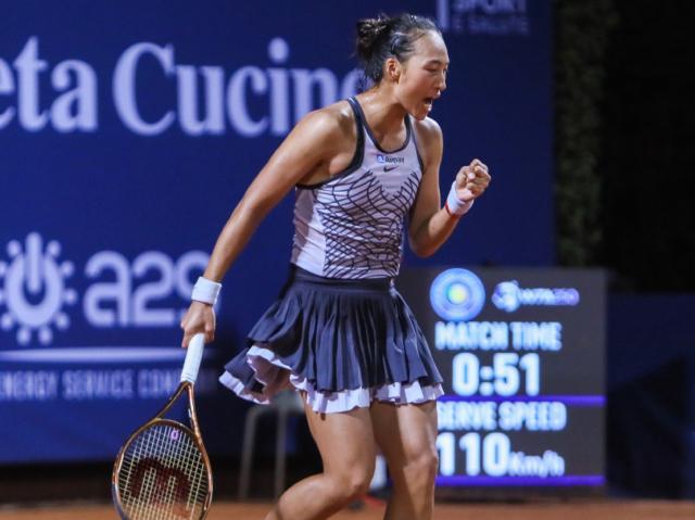 郑钦文从“小”做起 新教练能否带来WTA巡回赛首冠？