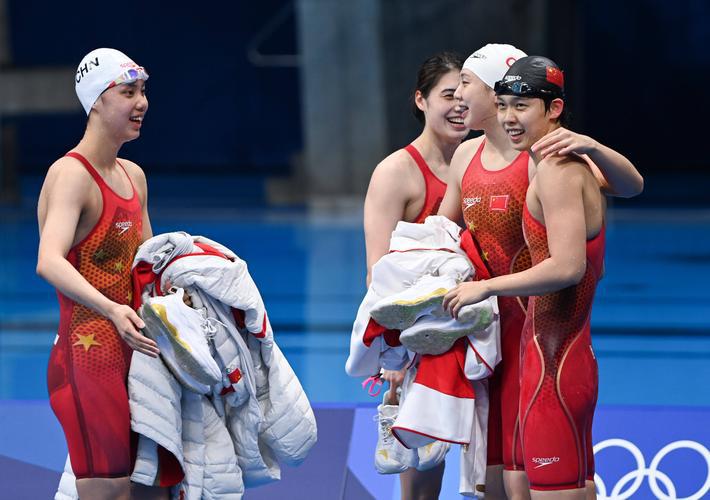 中国男女混合泳接力夺冠，张雨霏坚持不懈终迎世界冠军！(1)