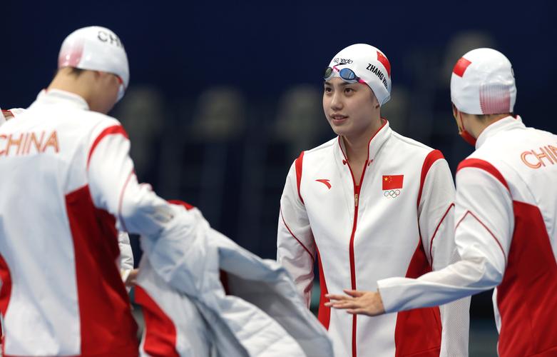 中国男女混合泳接力夺冠，张雨霏坚持不懈终迎世界冠军！(5)
