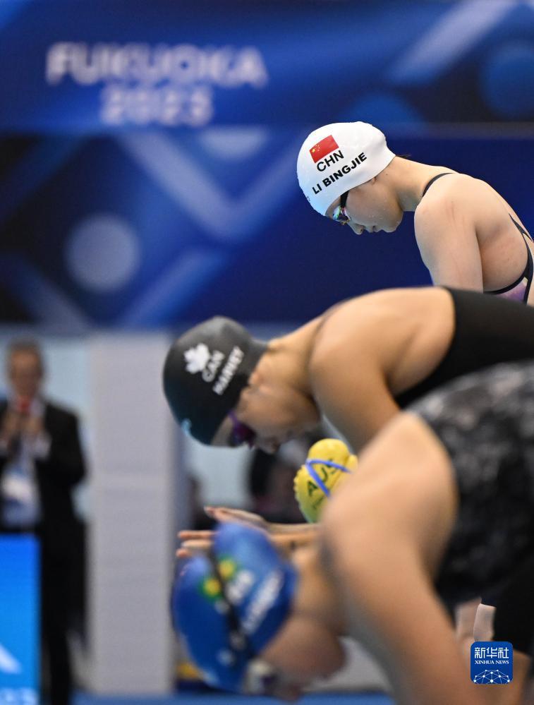 李冰洁8分13秒31，打破女子800米自由泳亚洲纪录，并获得银牌