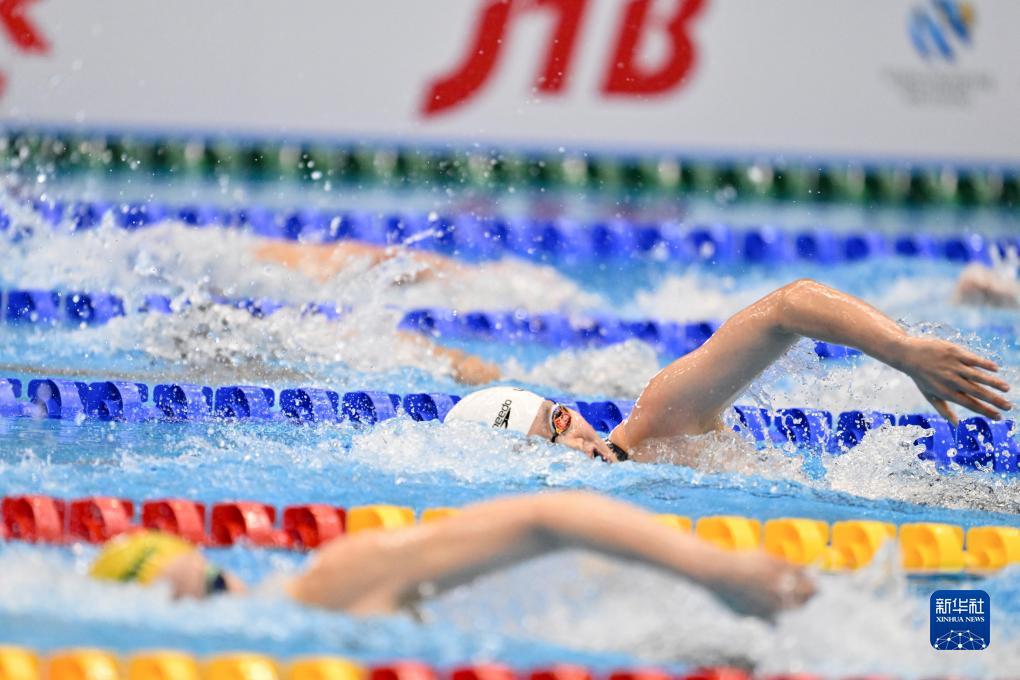 李冰洁8分13秒31，打破女子800米自由泳亚洲纪录，并获得银牌(2)