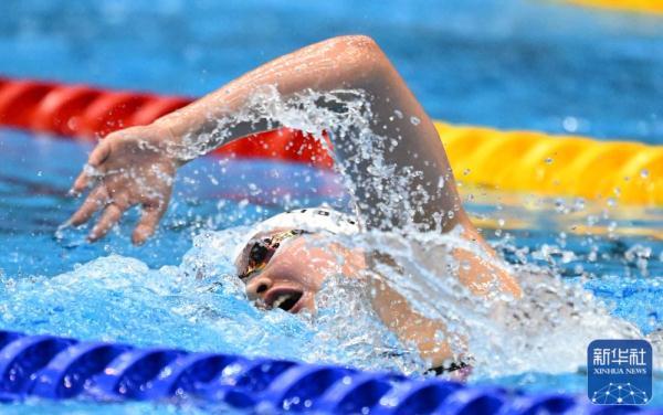 李冰洁8分13秒31，打破女子800米自由泳亚洲纪录，并获得银牌(4)