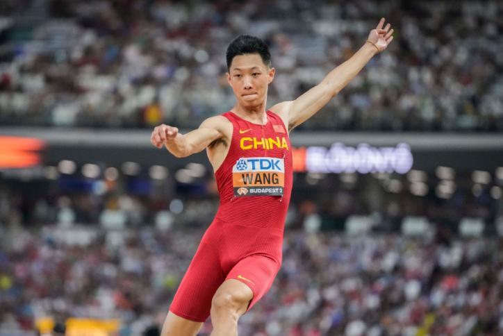 奖牌榜：中国冲金又失利！莱尔斯头名进200米决赛，牙买加连摘2金
