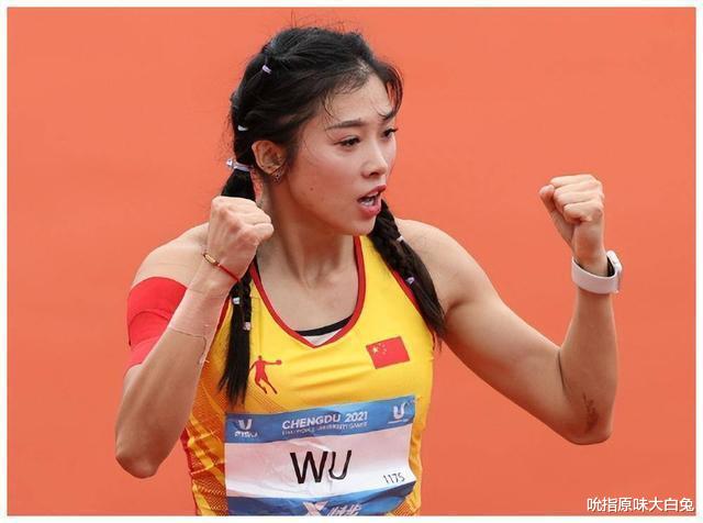 不差钱的吴艳妮出圈，确实有些不可思议，她在国际上能排在第几位(4)