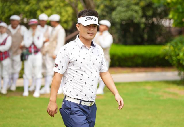 合力支持中国职业高尔夫 中巡国台杯公开赛将挥杆(2)