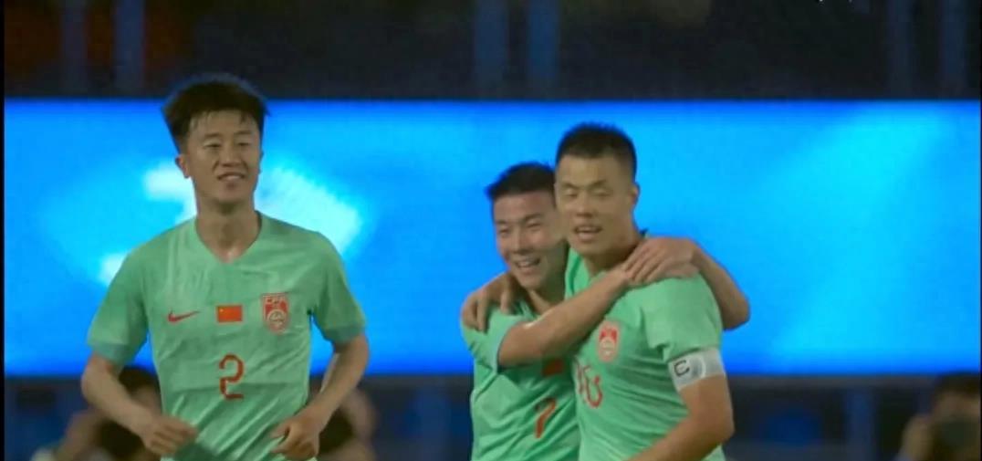 亚运男足积分榜，越南04濒临淘汰，韩国40，中国40，提前晋级(1)