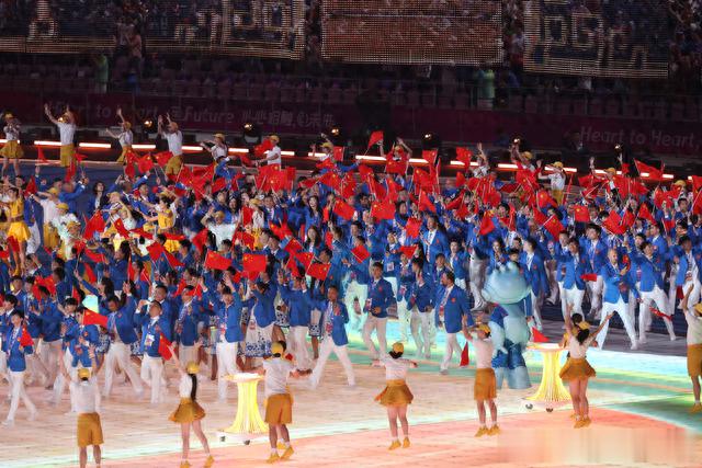 大象闯亚运丨中国体育代表团出场（图集）(4)