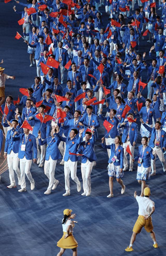亚运瞬间｜入场全场沸腾！17名四川运动员“闪耀”开幕式