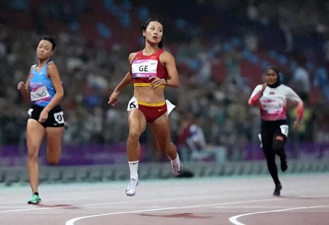 亚运会女子100米决赛葛曼棋11秒23夺冠 中国选手第六次登顶(3)