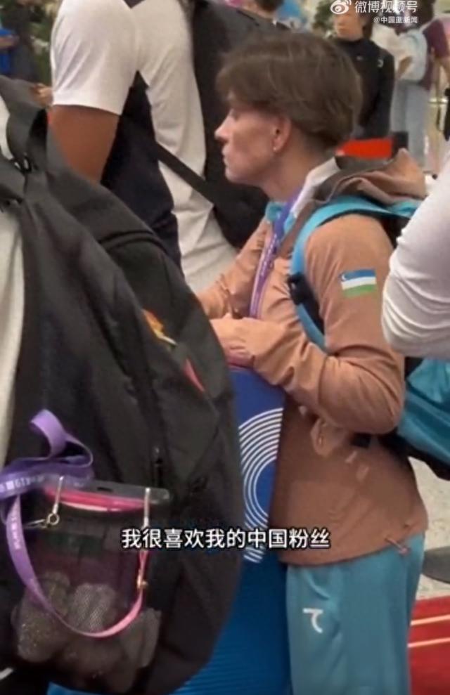 亚运会女子跳马收获第四名，48岁“丘妈”丘索维金娜离杭前向中国粉丝表达感谢(3)