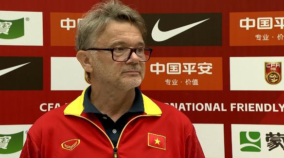 特鲁西埃：想在今天展现越南队的进步 中国球迷的喜爱令我感动
