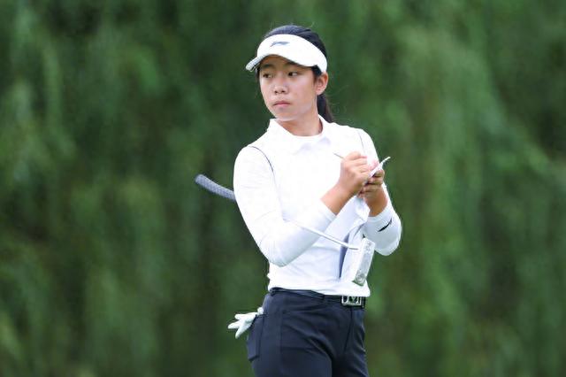 刘国梁女儿刘宇婕完成高尔夫LPGA首秀，首次与世界顶尖高尔夫选手对抗(3)