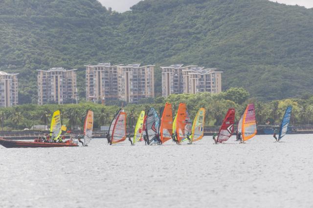 国际旅游岛帆板大奖赛 引领三亚湾体育旅游新风尚(4)