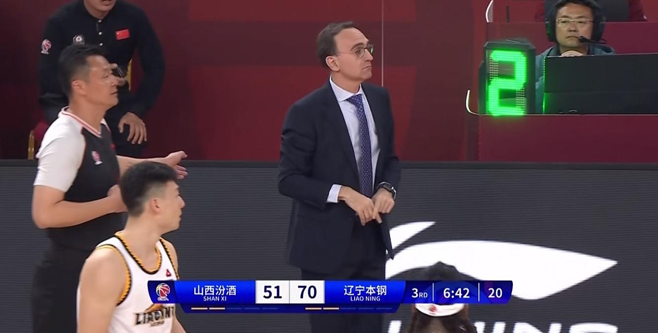7中2+和教练争吵，辽宁男篮锋线游离体系外，错放蓝领内线 弃用2将(1)