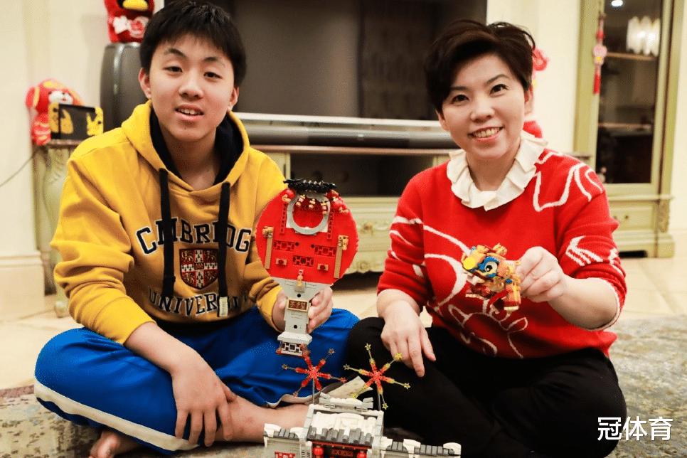邓亚萍家中有喜！17岁儿子勇夺大赛银牌，却无缘入选国乒(5)