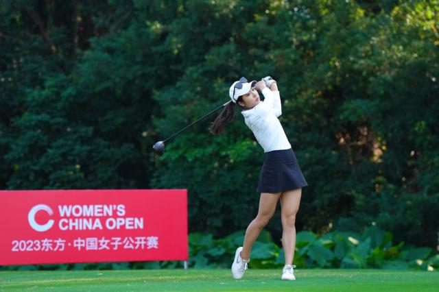 中国女子公开赛第二轮 斯坦福毕业生叶雷1杆领先(1)
