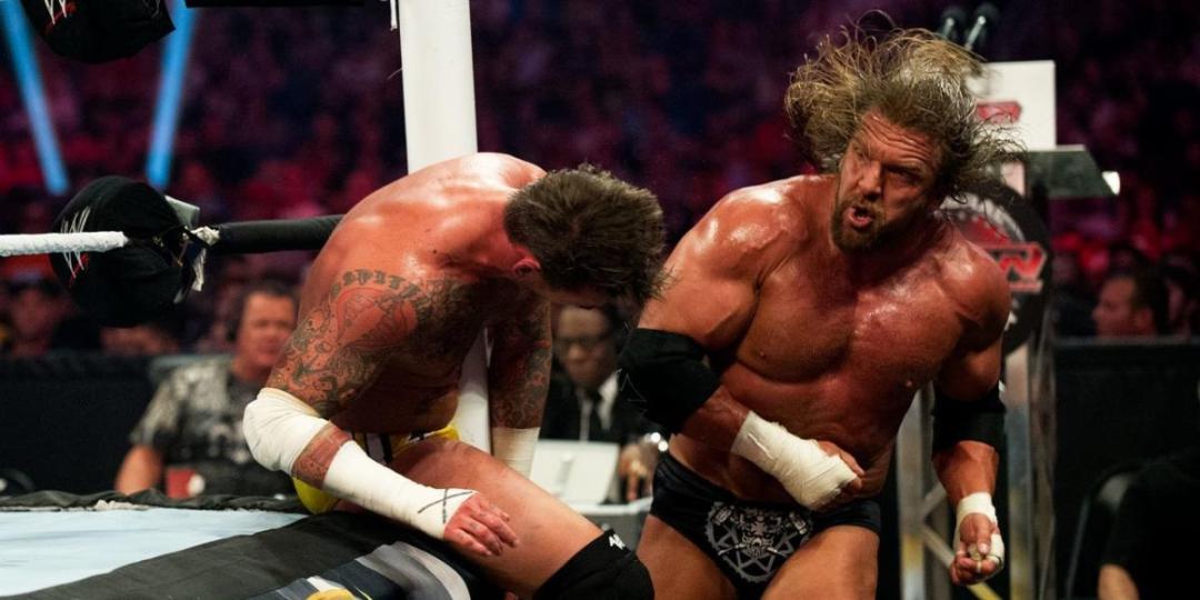 言而无信！前WWE选手惨遭服务员怒怼：你咋还不退役？(6)