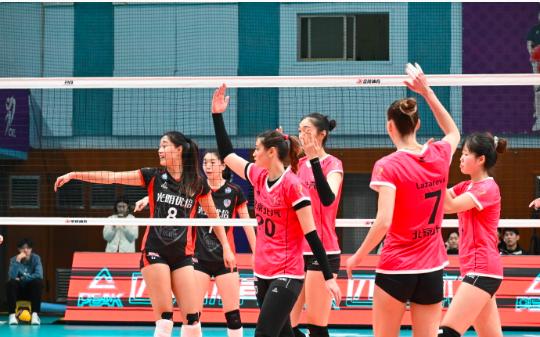 上海女排客场3-2擒北京 半决赛先声夺人获主动权