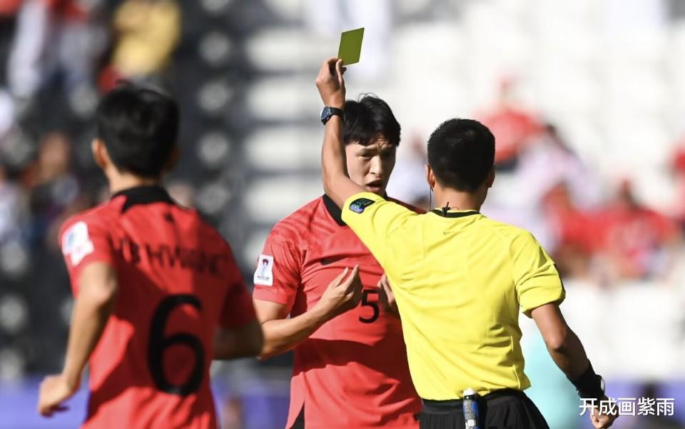 中国裁判组马宁执法亚洲杯淘汰赛，成为中国足球的最后荣光