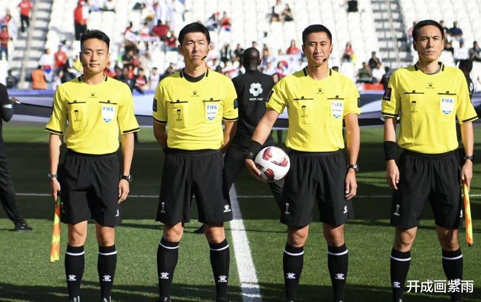 中国裁判组马宁执法亚洲杯淘汰赛，成为中国足球的最后荣光(2)