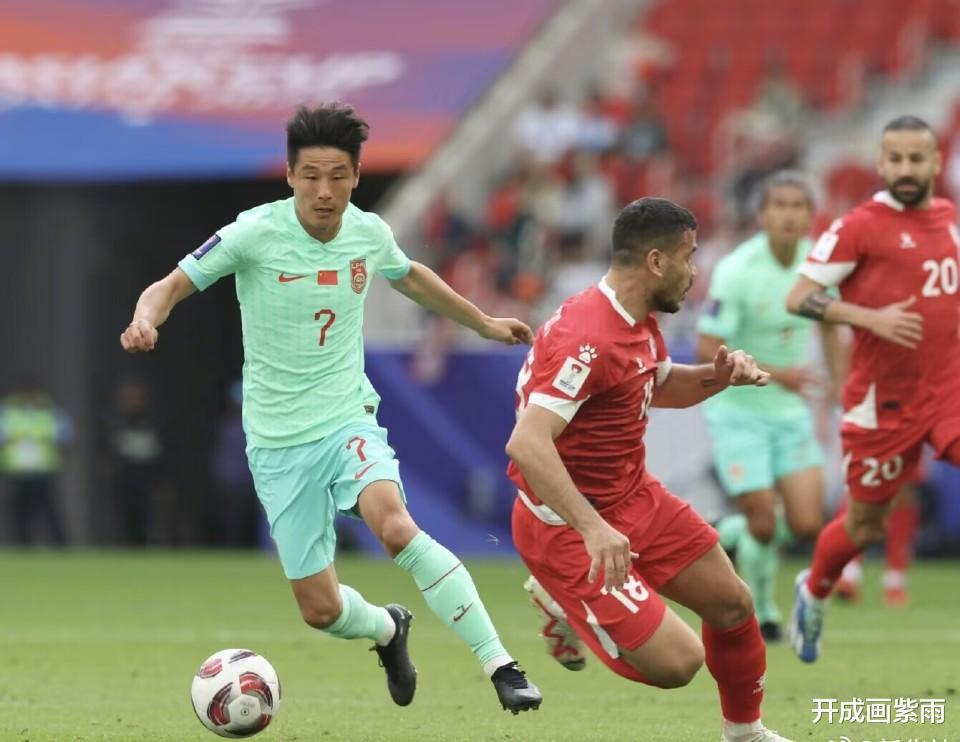 中国裁判组马宁执法亚洲杯淘汰赛，成为中国足球的最后荣光(4)