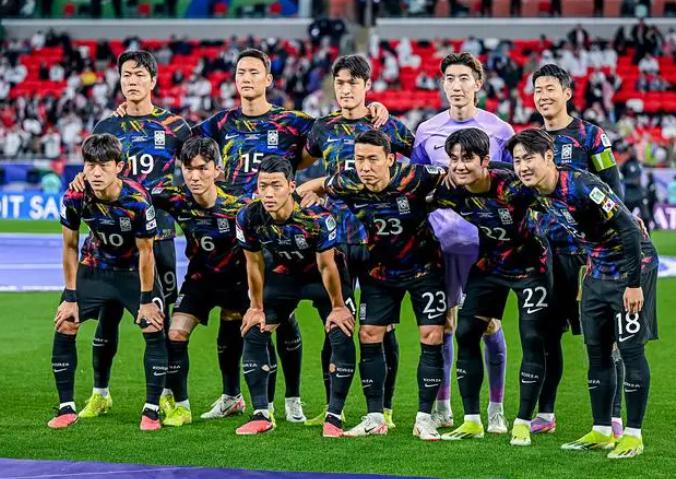 韩国0-2，看清混子巨星！0射门，偷鸡打法难堪大用，4次参赛0冠军(2)
