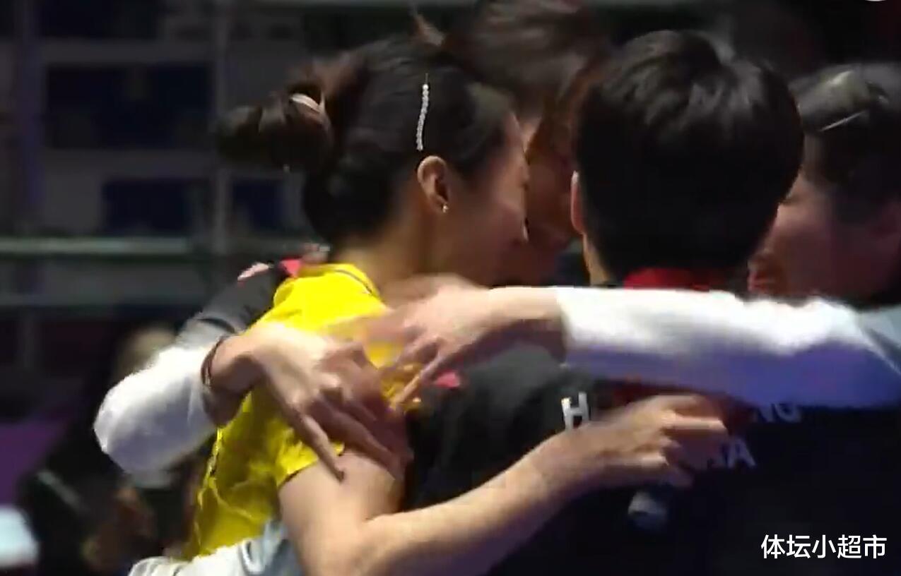 3比2！中国香港闯进世乒赛四强，全队抱在一起转圈圈，眼含热泪